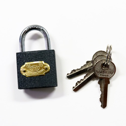 금속열쇠와 자물쇠